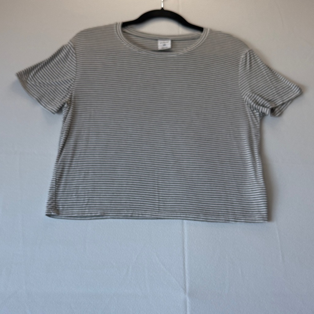 Striped Short-Sleeve Crewneck Tee - Gray/White